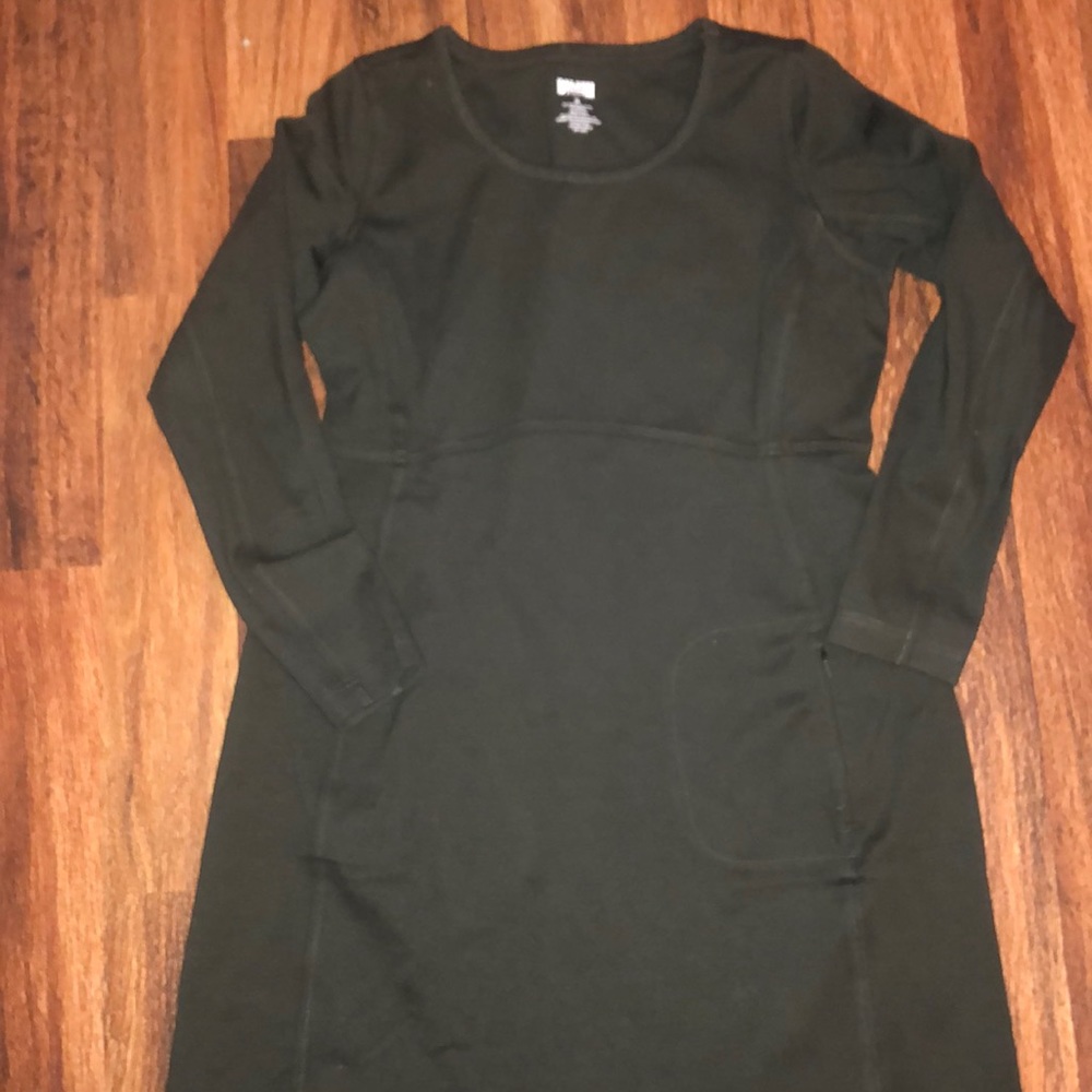 Duluth Trading dress size medium